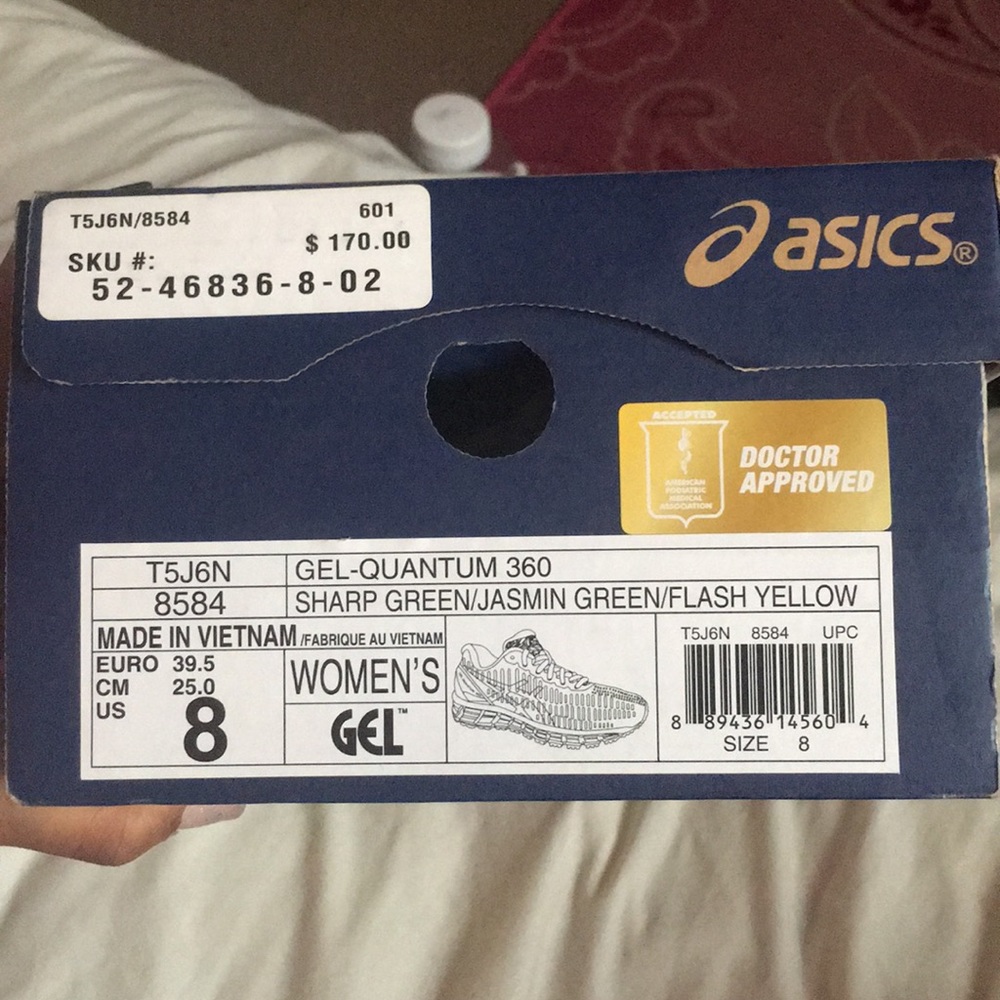 I’m selling ASICS Gel-Quantum 360.